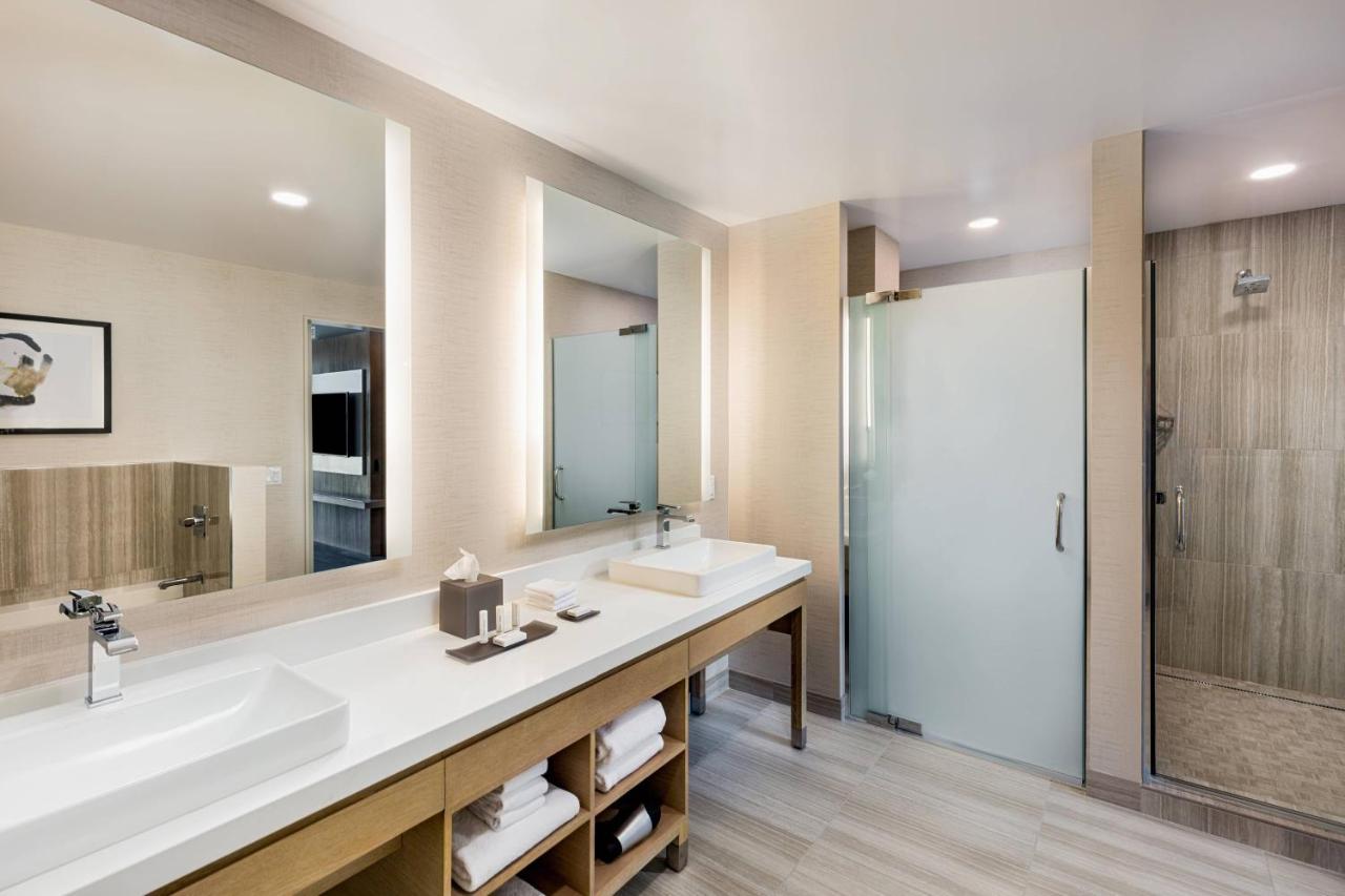 Courtyard By Marriott Angeles Hotel 3*