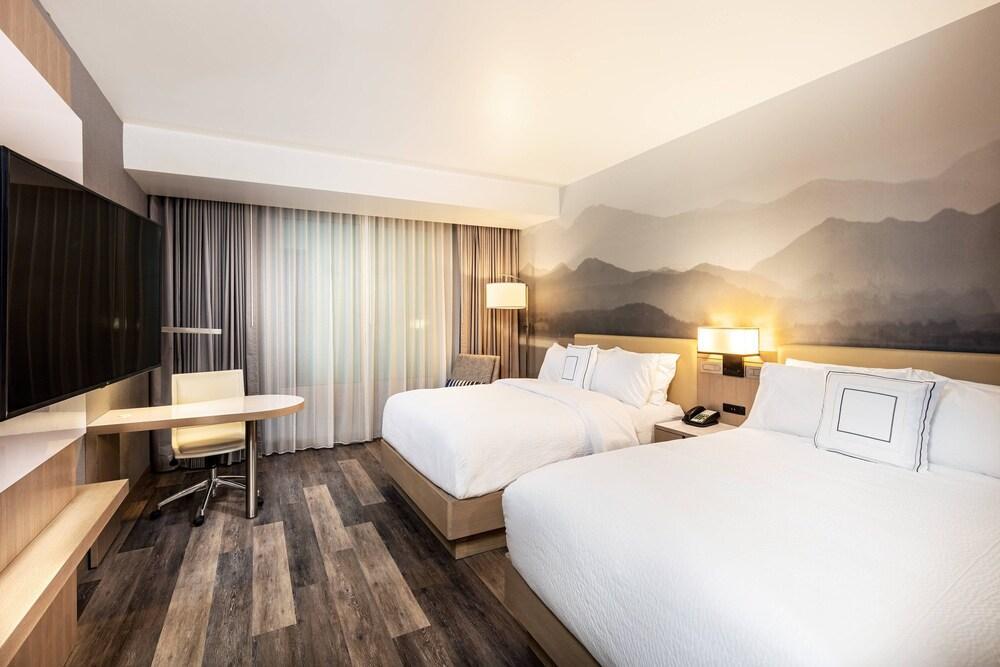Courtyard By Marriott Angeles Hotel Monterey Park