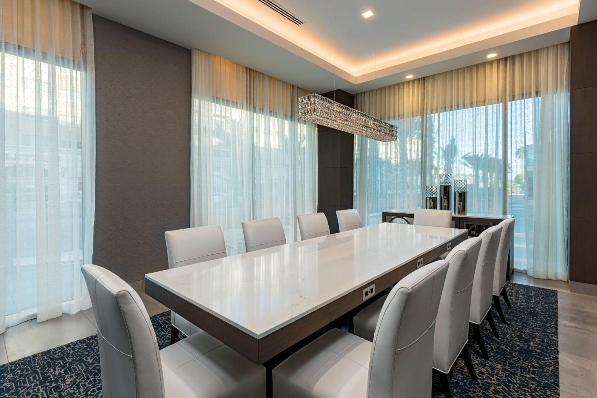Courtyard By Marriott Angeles Hotel Monterey Park