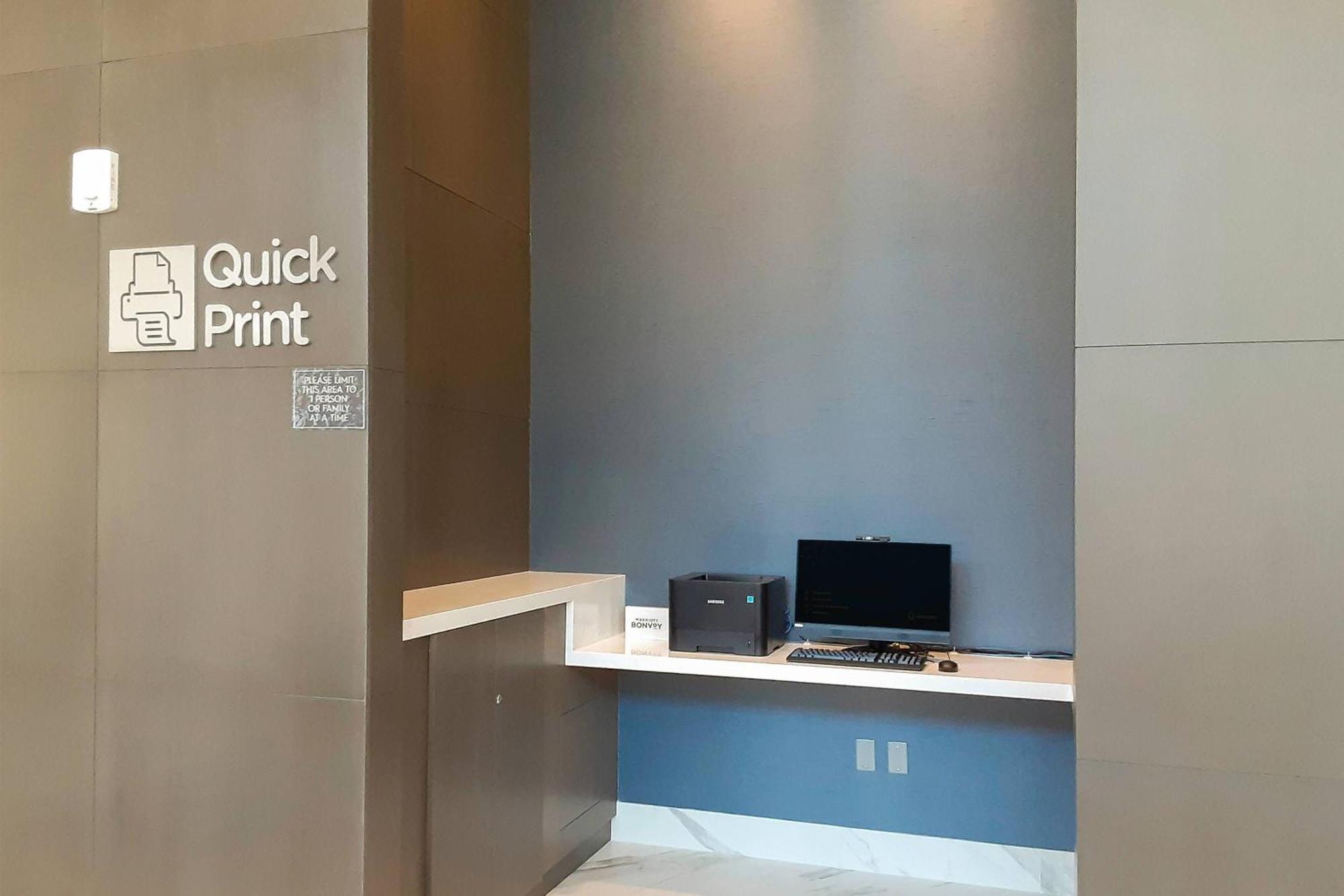 Courtyard By Marriott Angeles 3*