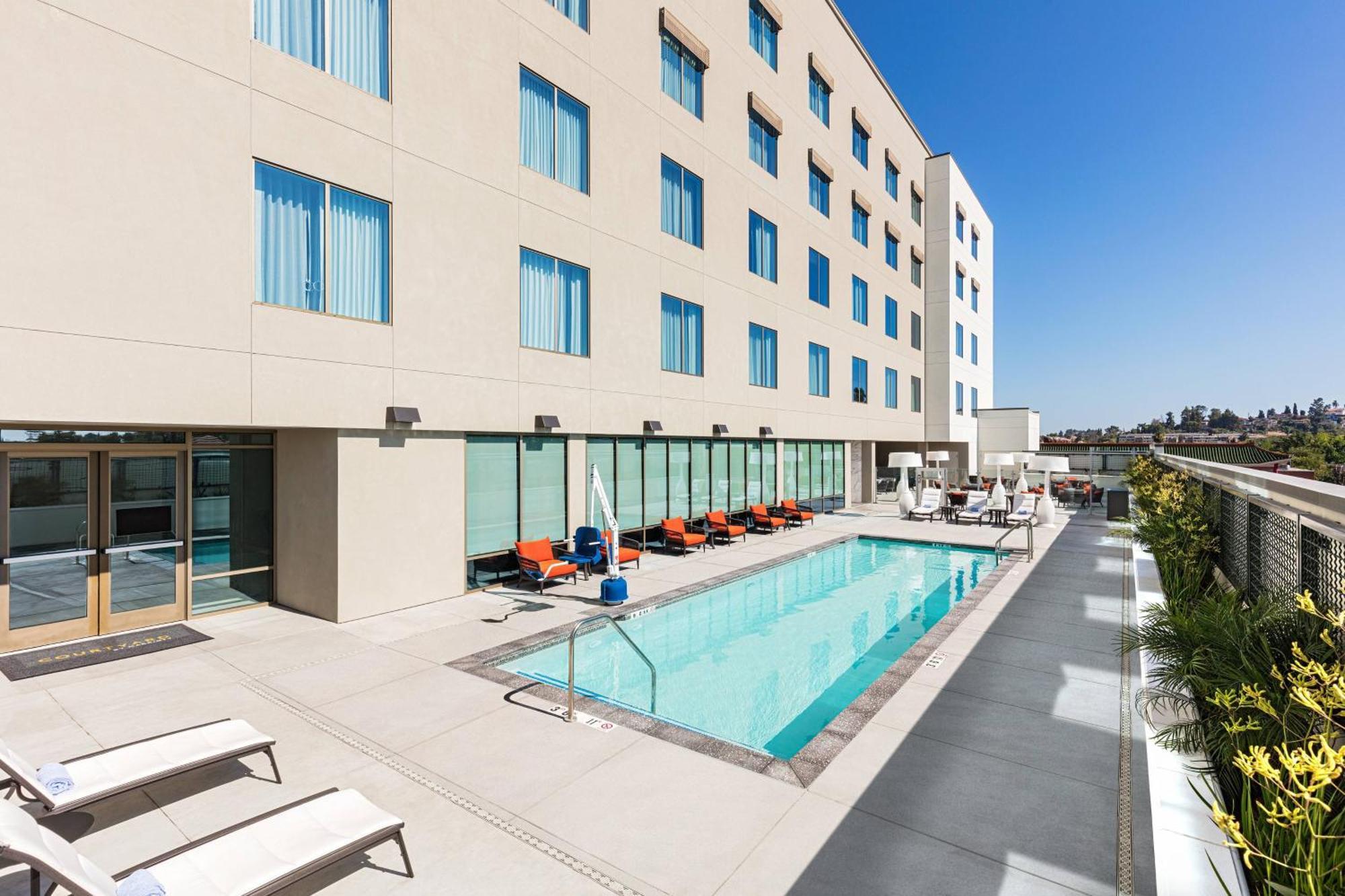 Courtyard By Marriott Angeles 3*