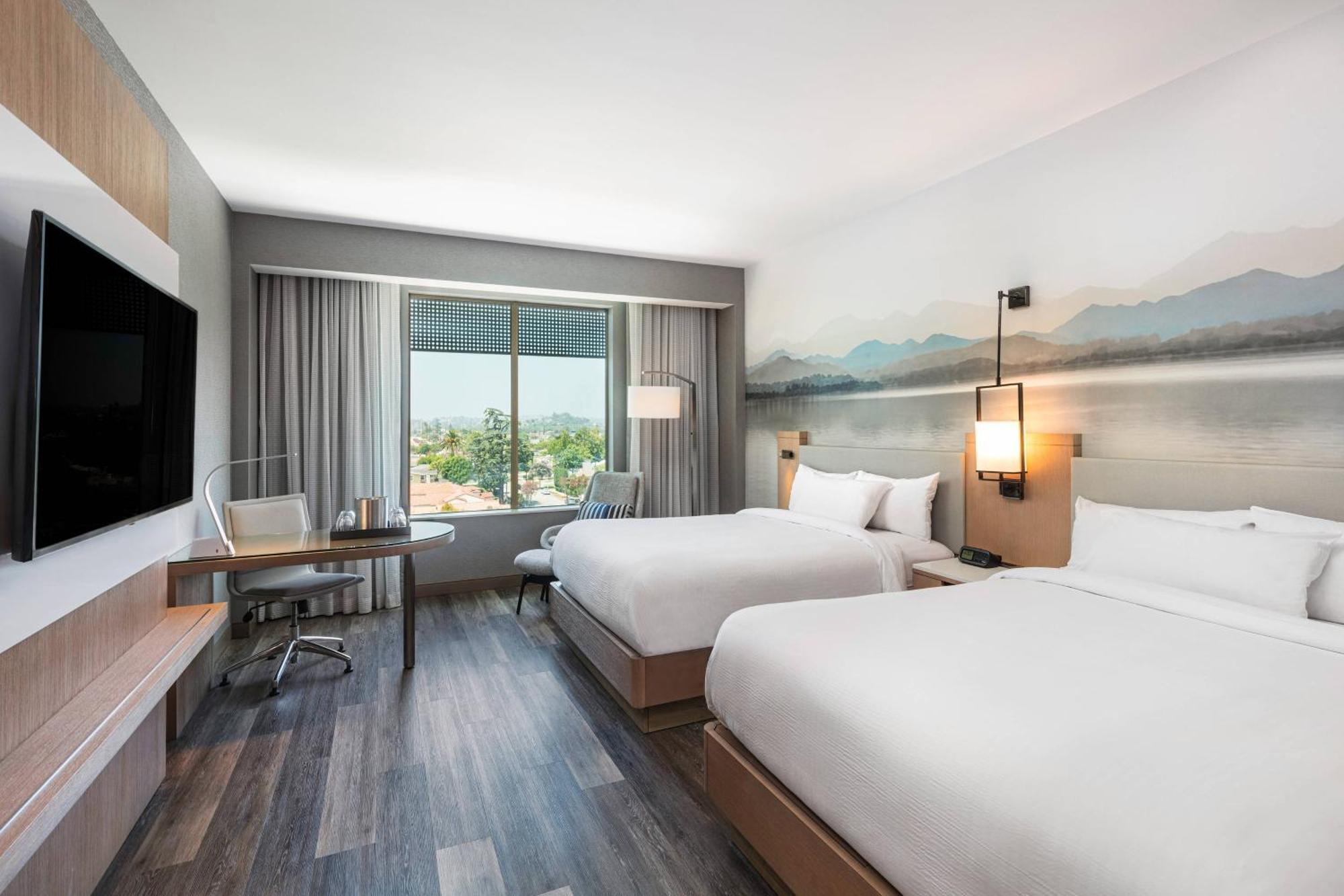 Courtyard By Marriott Angeles